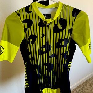 Tri Sirena triathlon top. Size medium. Worn twice. EUC.